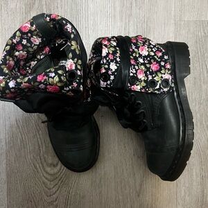 Doc Marten floral size 6.5 or 37EU